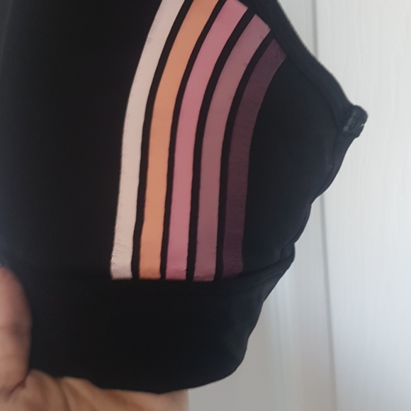 PINK sports bra - Picture 4 of 7